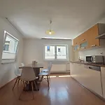Apartmaji Pri Kokolu