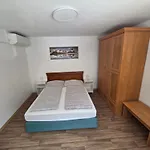 Apartmaji Pri Kokolu 3* Bled