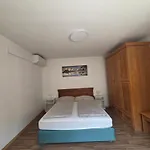 Apartmaji Pri Kokolu Pensionat