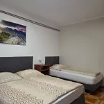 Apartmaji Pri Kokolu 3*
