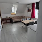 Apartmaji Pri Kokolu 3*