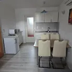 Apartmaji Pri Kokolu 3* Блед