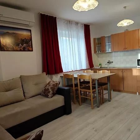 Apartmaji Pri Kokolu 3*