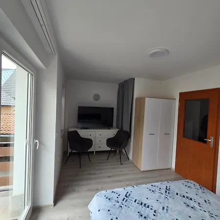 Apartmaji Pri Kokolu 3* Bled