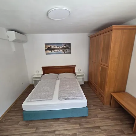 Apartmaji Pri Kokolu 3* 블레드