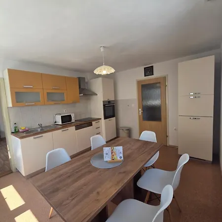 Apartmaji Pri Kokolu Affittacamere Bled