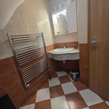 Πανσιόν Apartmaji Pri Kokolu