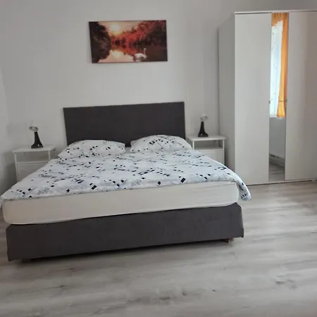 Apartmaji Pri Kokolu Πανσιόν