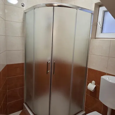 Apartmaji Pri Kokolu 3*