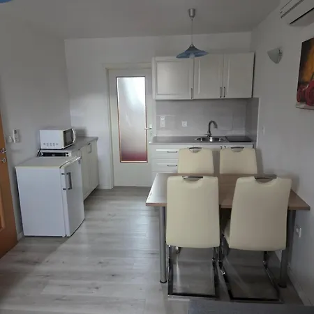 Apartmaji Pri Kokolu 3* Μπλεντ