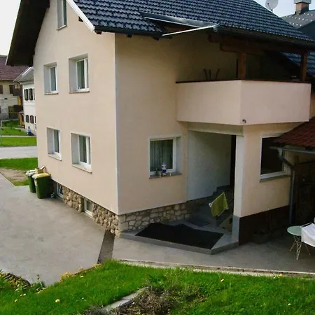 Apartmaji Pri Kokolu 3*