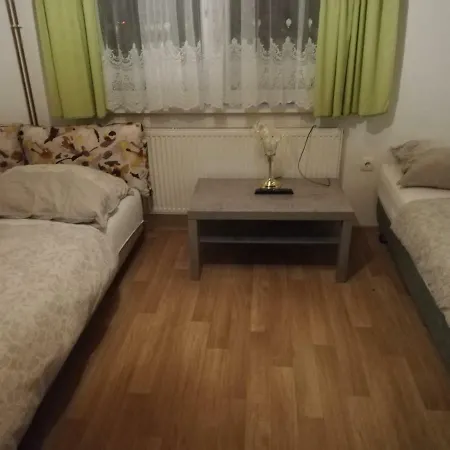 Guest house Apartmaji Pri Kokolu Bled
