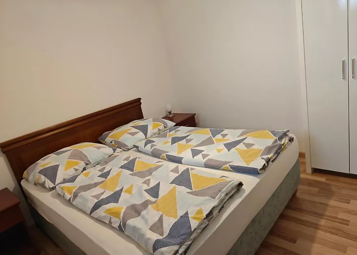 Gæstehus Apartmaji Pri Kokolu