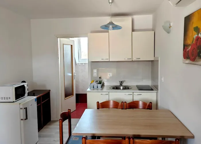 Apartmaji Pri Kokolu 布莱德