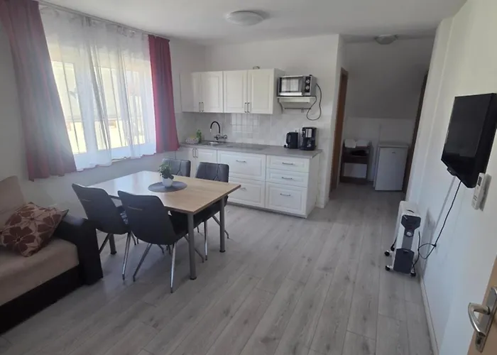 Apartmaji Pri Kokolu Gæstehus