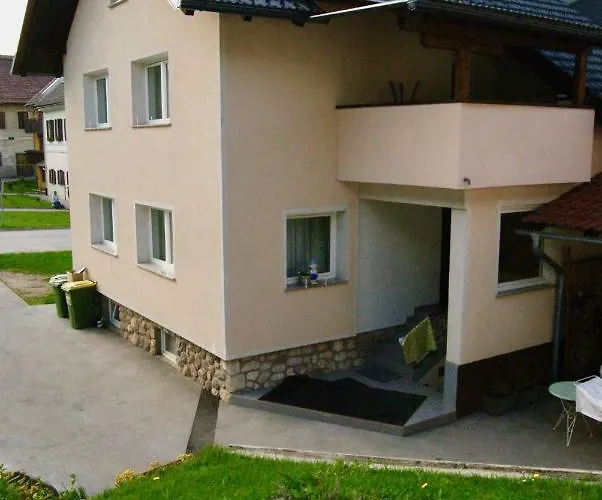 Apartmaji Pri Kokolu 3*